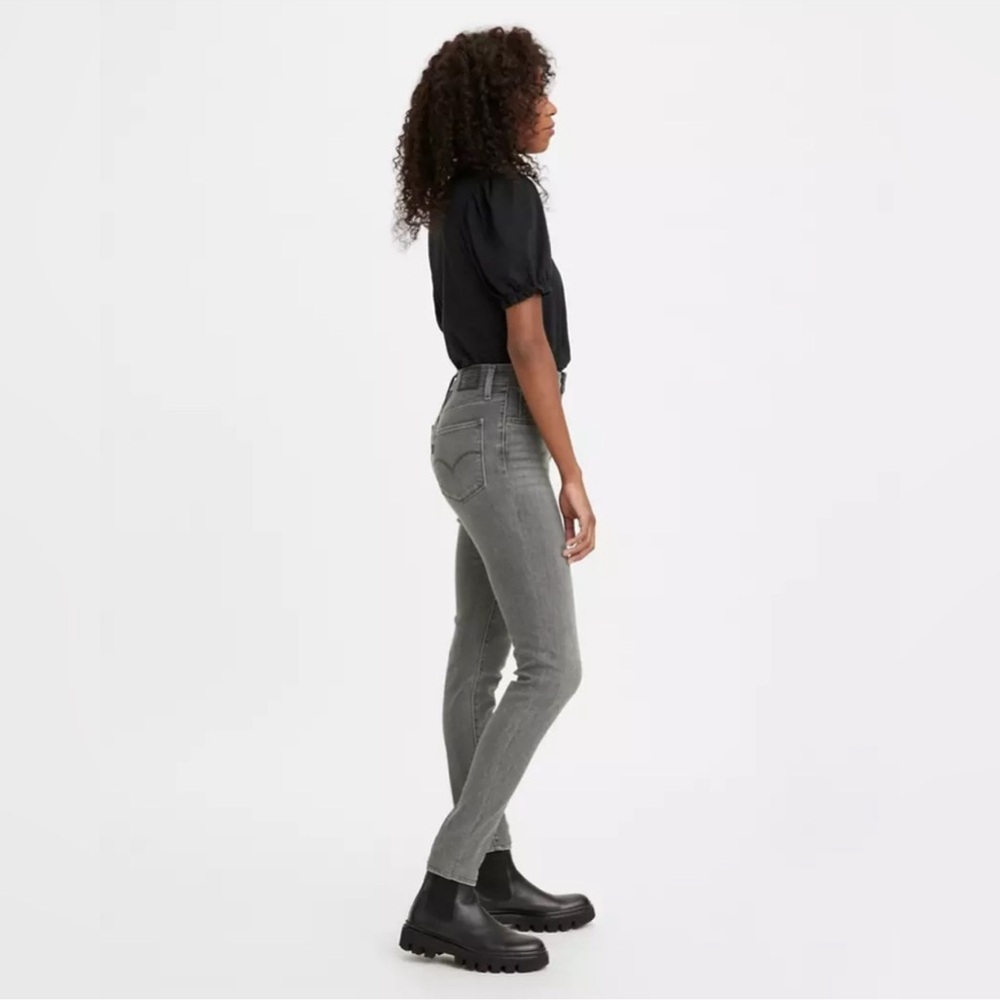 Levi’s Premium 721 High Rise Gray Skinny Jeans. Never worn.